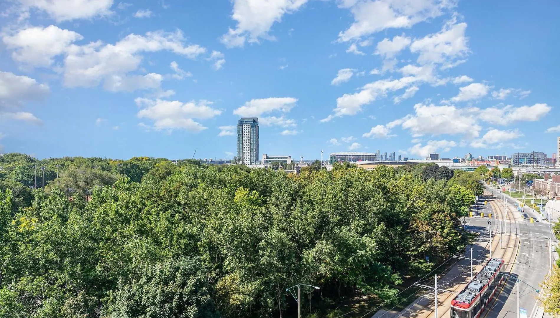 Downtown Cozy 1Br Condo- Steps From Lake & King Street Toronto