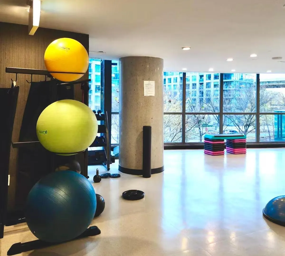 Downtown Cozy 1Br Condo- Steps From Lake & King Street Toronto